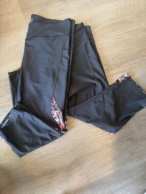 Under Armour 2 PAIRS Under Armour HeatGear Printed Ankle Crop Leggings - XL